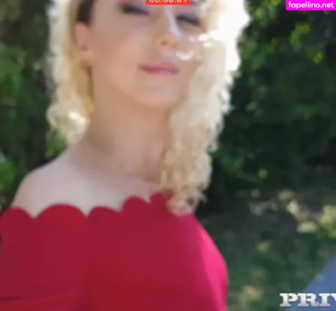 Isabella De Laa OnlyFans Thumbnail #kMJ7xAjCAJ