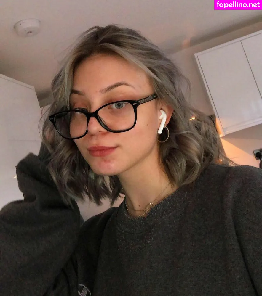 isabelladortapoetry444 Nude Leaked OnlyFans Photo #AxffIRlrqh