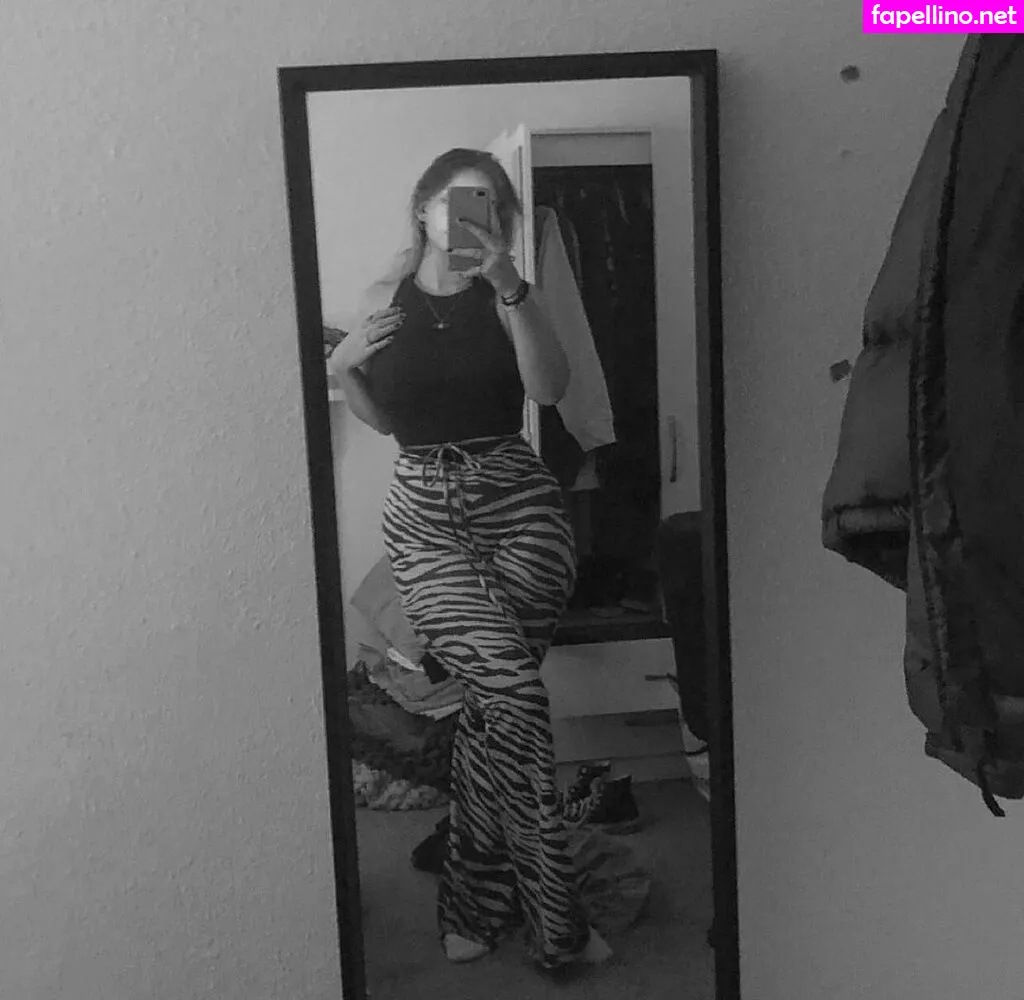 isabelladortapoetry444 Nude Leaked OnlyFans Photo #bc7Y2ZC0KW