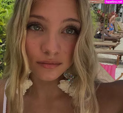 Isabella Ducharme OnlyFans Thumbnail #4Y9l8TOrZS