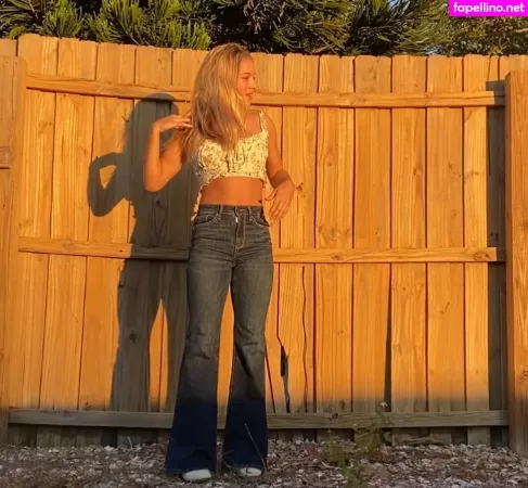 Isabella Ducharme OnlyFans Thumbnail #FPs9c0I0ah