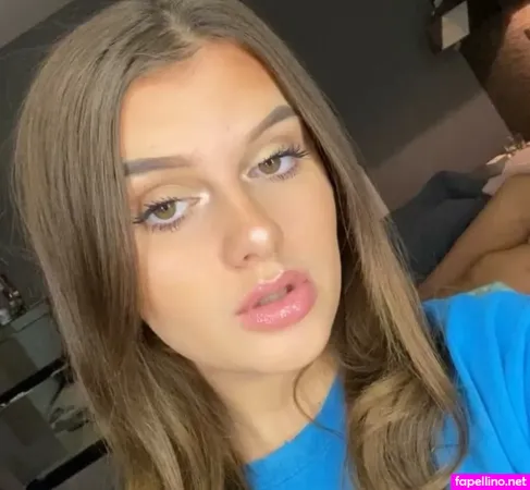 Isabella Evans OnlyFans Thumbnail #J46utSMUtx