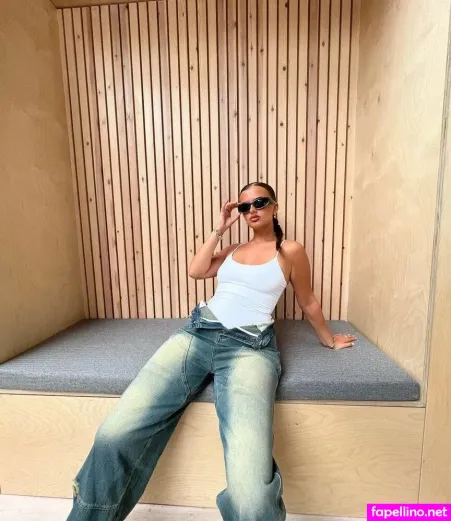 Isabella Evans OnlyFans Thumbnail #T03Br2u4tV