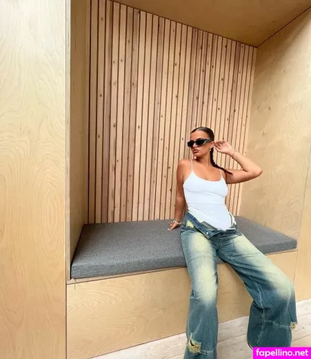 Isabella Evans OnlyFans Thumbnail #bP4zvmUSw5