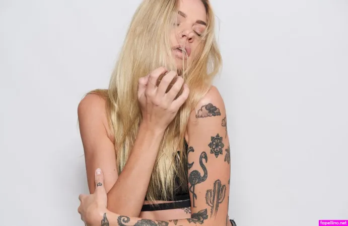 Isabella Jones OnlyFans Thumbnail #GhL6qYWzbI