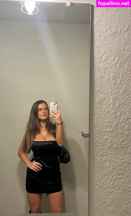 Isabella Lauren OnlyFans Thumbnail #4hrqFEEVAc