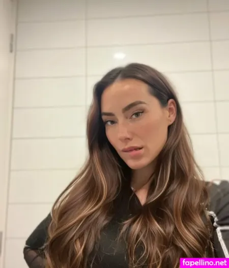 Isabella Moreau OnlyFans Thumbnail #4iMSoFsa2l