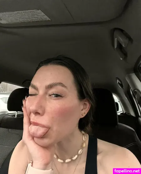 Isabella Moreau OnlyFans Thumbnail #TP0NxaCBPV