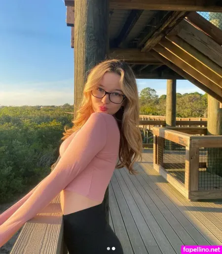 Isabella Rose OnlyFans Thumbnail #5OIiKc4MDM