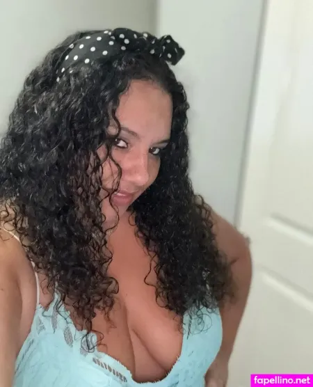 Isabellainfiel OnlyFans Thumbnail #HwC578UN4Q