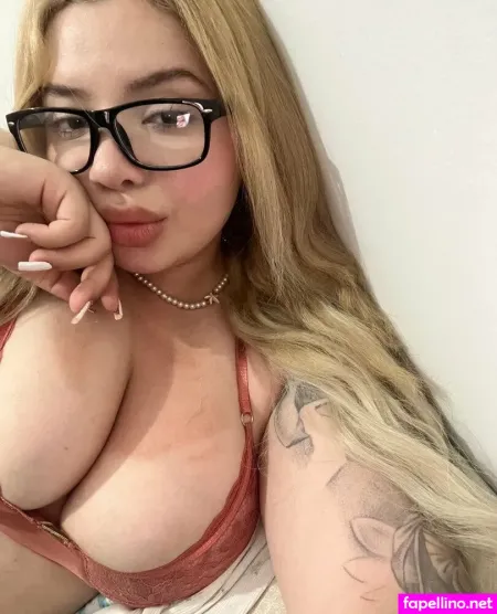 Isabellaperezz OnlyFans Thumbnail #Rrx3V7tDMt