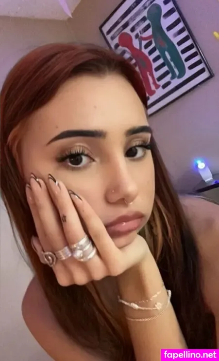 Isabellaroy OnlyFans Thumbnail #mP03cB80W5