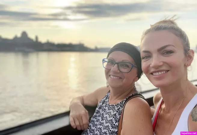 Isabelle Desjardins OnlyFans Thumbnail #1Jdd1eSQuD