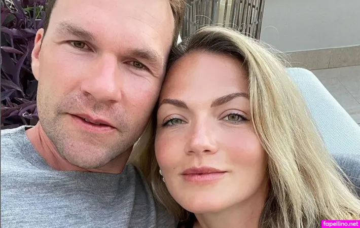 Isabelle Desjardins OnlyFans Thumbnail #1UmqiSPcOj