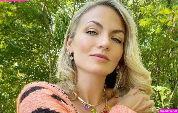 Isabelle Desjardins OnlyFans Thumbnail #YQbAfp5EnT