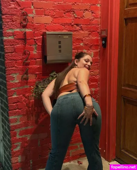 Isabelle Gilbert OnlyFans Thumbnail #PteE7sRym3