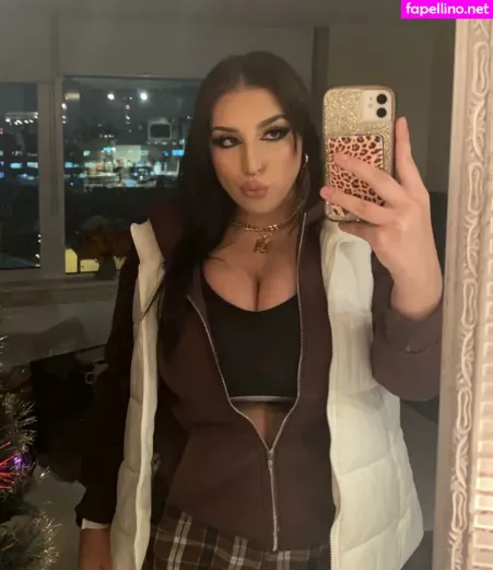 Isabelle Maltais OnlyFans Thumbnail #MD0O0QSasP