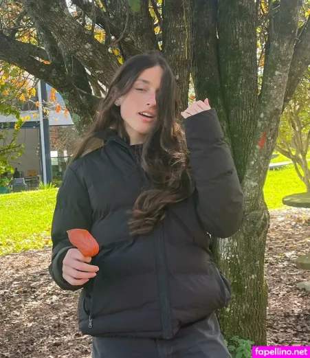 Isabelle Stoll OnlyFans Thumbnail #NnZsW6Xmhb