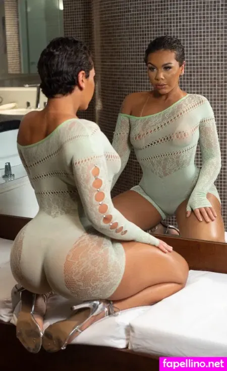 Isabelli Ferreira OnlyFans Thumbnail #vFsZ23Kdtf