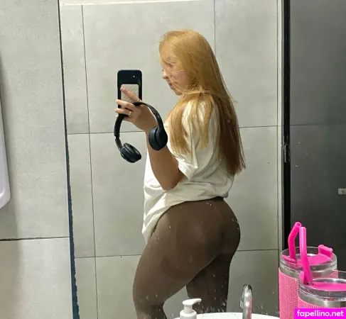 Isabelly Aguiar OnlyFans Thumbnail #z8aVTrYQSi