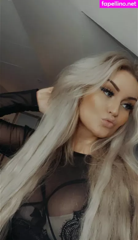 Iscreamqueen OnlyFans Thumbnail #cmjoEMxXxq