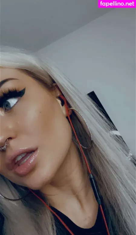 Iscreamqueen OnlyFans Thumbnail #kdFE4yI0dd