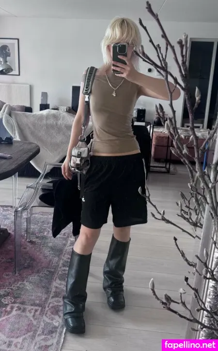 Isha Van Dijk OnlyFans Thumbnail #AdNM9JabYl