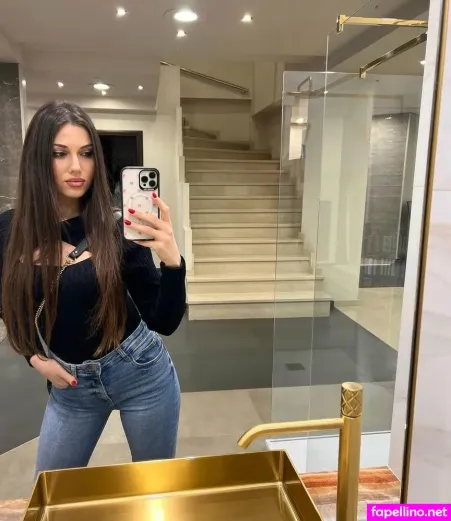 Isidora OnlyFans Thumbnail #1ToDZGVMci