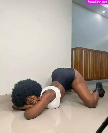 Isimbi OnlyFans Thumbnail #KYF2P8lcuP