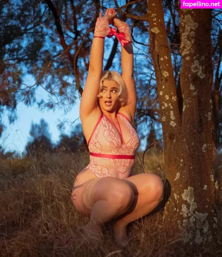 Iskra Lawrence OnlyFans Thumbnail #4QOLGNHvfu