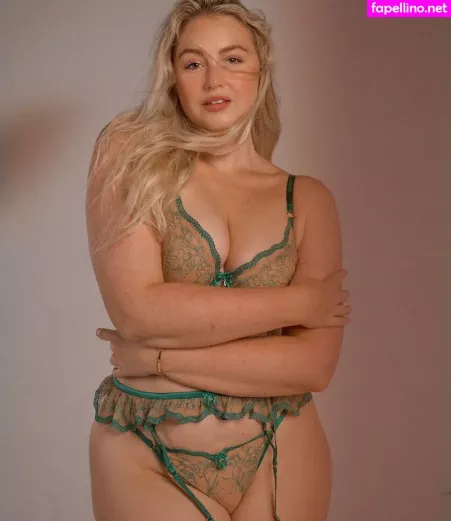 Iskra Lawrence OnlyFans Thumbnail #D2d5KFxNlA