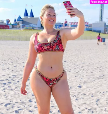 Iskra Lawrence OnlyFans Thumbnail #EVD8YA53zZ