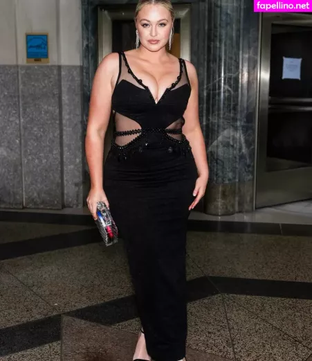 Iskra Lawrence OnlyFans Thumbnail #RfN4nQ5hNk