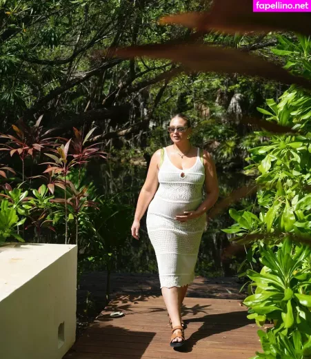 Iskra Lawrence OnlyFans Thumbnail #gKAJMqQNCg