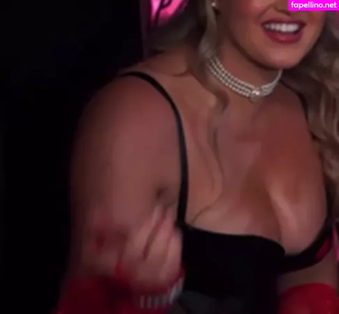 Iskra Lawrence OnlyFans Thumbnail #pMjoNG17WG