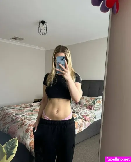 Isla Mae OnlyFans Thumbnail #XoJMZ7wLSd