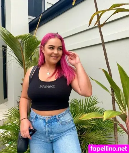 Isla O Doherty 3 OnlyFans Thumbnail #1EQfS13P3X