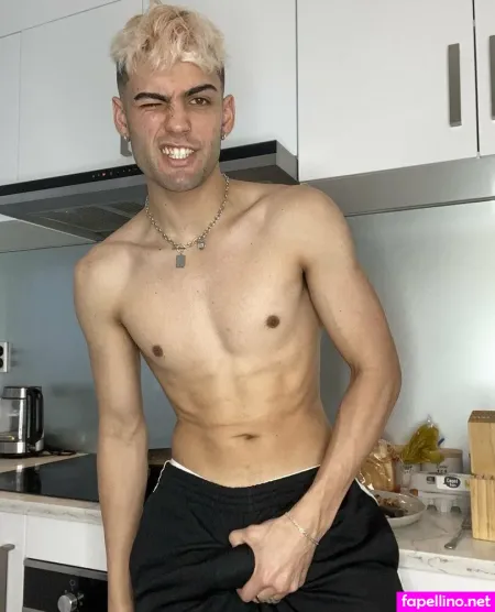 Islandcityboyfree OnlyFans Thumbnail #8JYR7VDe0K