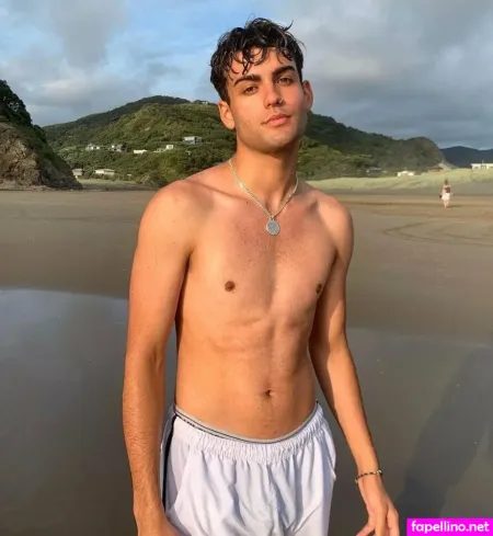 Islandcityboyfree OnlyFans Thumbnail #JTKh0vDIR9