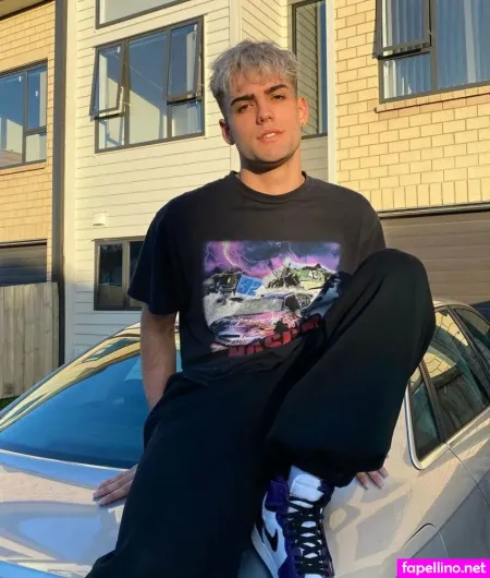 Islandcityboyfree Main Profile Photo