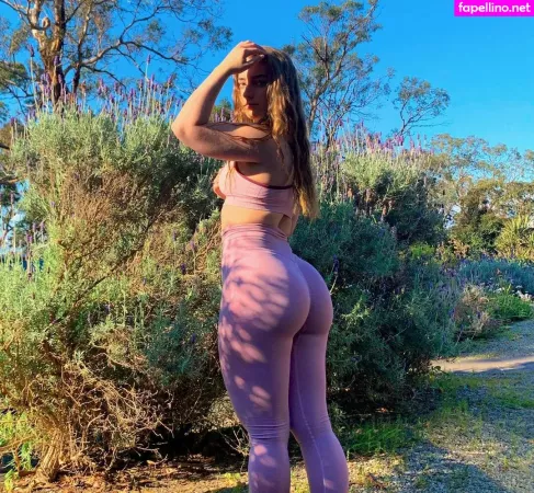 Isobel H OnlyFans Thumbnail #peYAN3HZLc