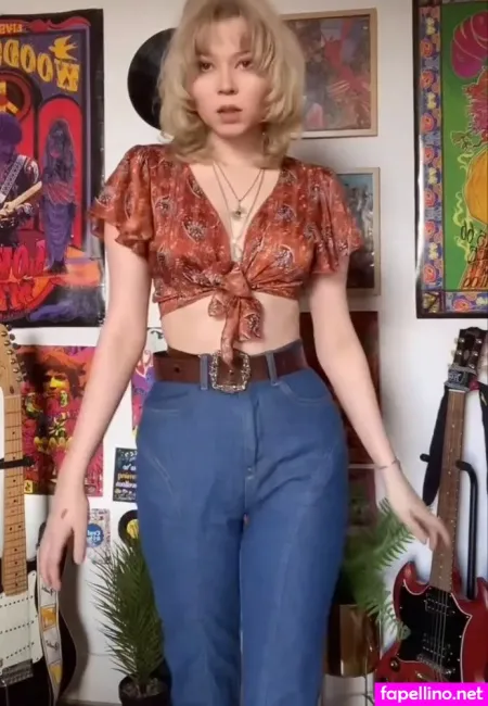 Issy Allen OnlyFans Thumbnail #R7RV1clm3u