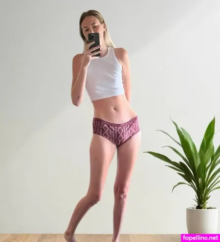 Issy Austi OnlyFans Thumbnail #43llndaZEd