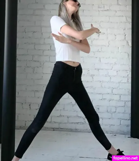 Issy Austi OnlyFans Thumbnail #9QirEHALZS