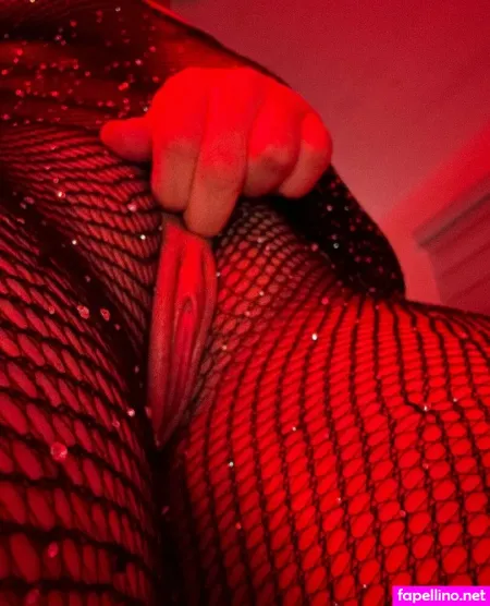 Isvdora OnlyFans Thumbnail #7Jvfv0vAyF