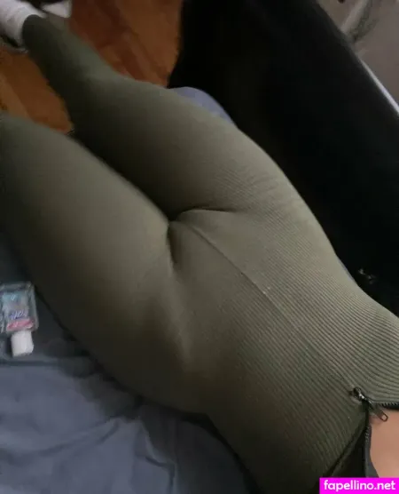 Isy Glue OnlyFans Thumbnail #PN1PZdDW3s