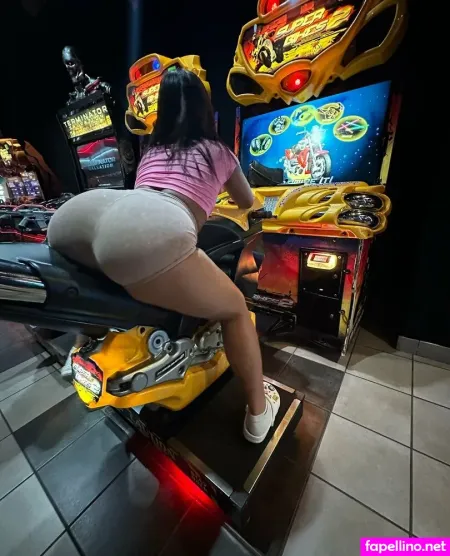 Isy Glue OnlyFans Thumbnail #iT9TJ0KWjM