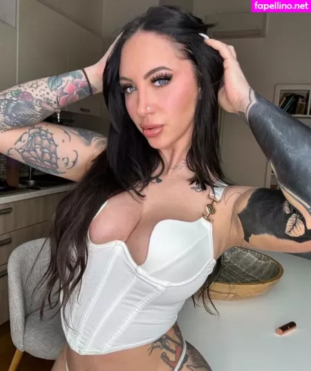 Ita96elly OnlyFans Thumbnail #qF3vMw8NGT