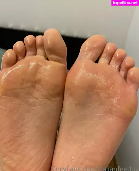 Italianfeetluv OnlyFans Thumbnail #4rCmzwyDFo