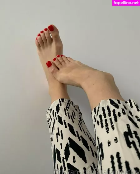 Italianfeetluv OnlyFans Thumbnail #FHJQHWv4Qk